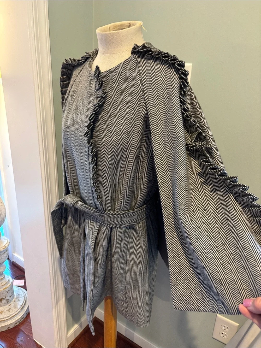 OLIVIA PALERMO FOR BANANA REPUBLIC herringbone cape blazer jacket ruffle S coat